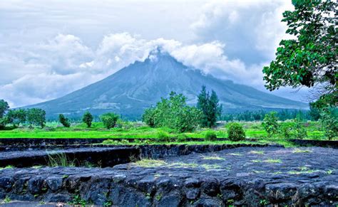 mt mayon picture|740+ Mt Mayon Stock Photos, Pictures & Royalty .